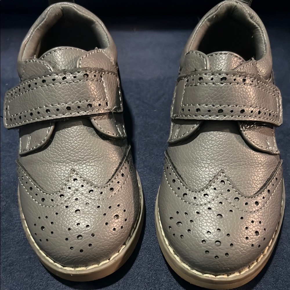 Nordstrom Gray Dress Shoes with Brogue Detailing